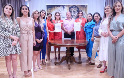 Enrique Alfaro firma iniciativa: igualdad de género en los siguientes procesos electorales