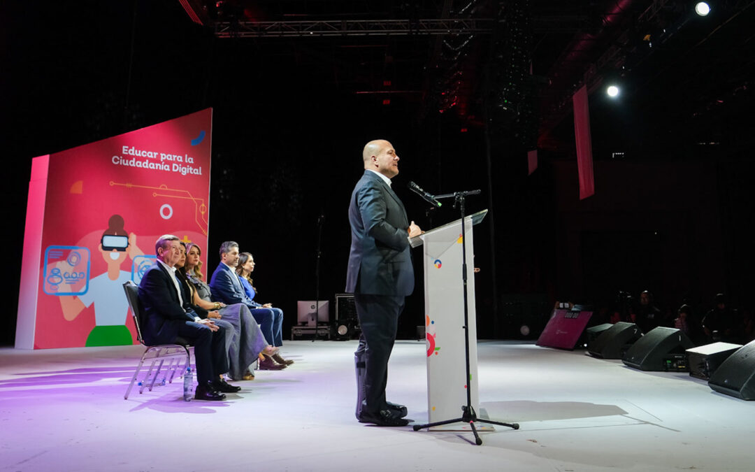 Enrique Alfaro defiende Recrea, “el mejor modelo educativo de México”