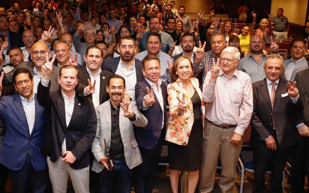 Dialoga Pablo Lemus con representantes del sector turismo