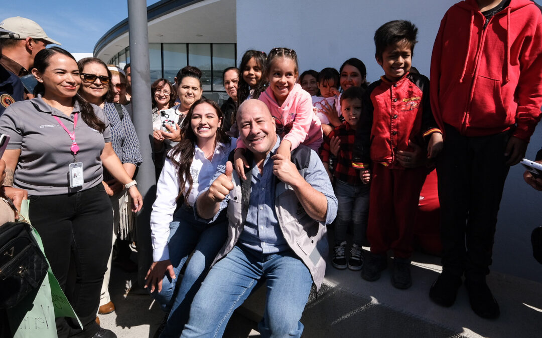 Alfaro entrega obras de salud, educación e infraestructura en Ocotlán