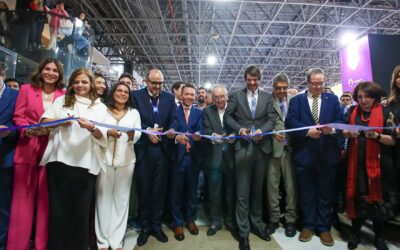 Destacan legado Enrique Alfaro Anguiano durante la inauguración de la FIL