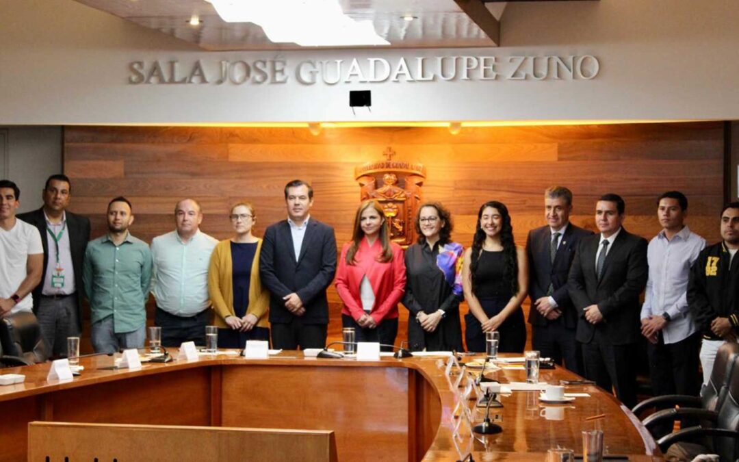 Firman Setran y UdeG convenio para atender necesidades de transporte en centros universitarios