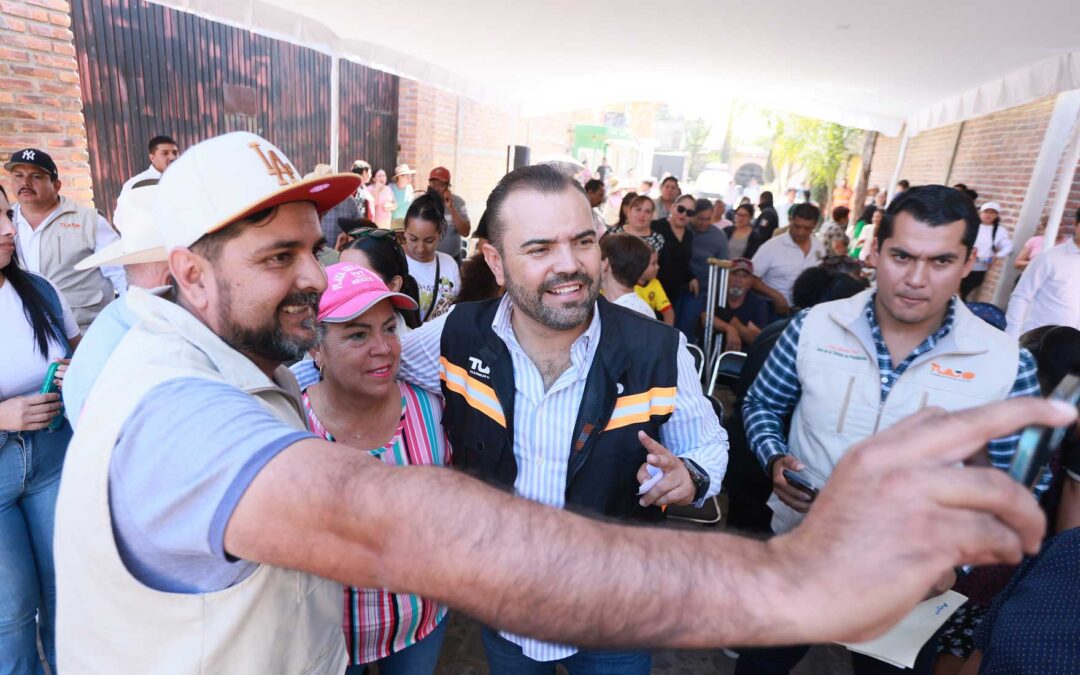 MURAL: aprueban a Quirino en Tlajomulco; piden más seguridad, agua y calles