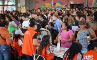 Reciben 5 mil 928 mujeres jefas de familia su tarjeta Yo Jalisco, Apoyo para el Transporte 100%