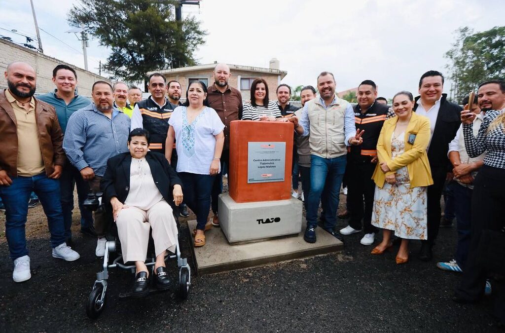 Quirino coloca la primera piedra del CAT en López Mateos