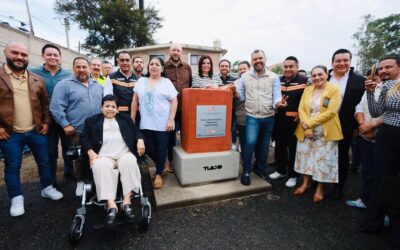 Quirino coloca la primera piedra del CAT en López Mateos