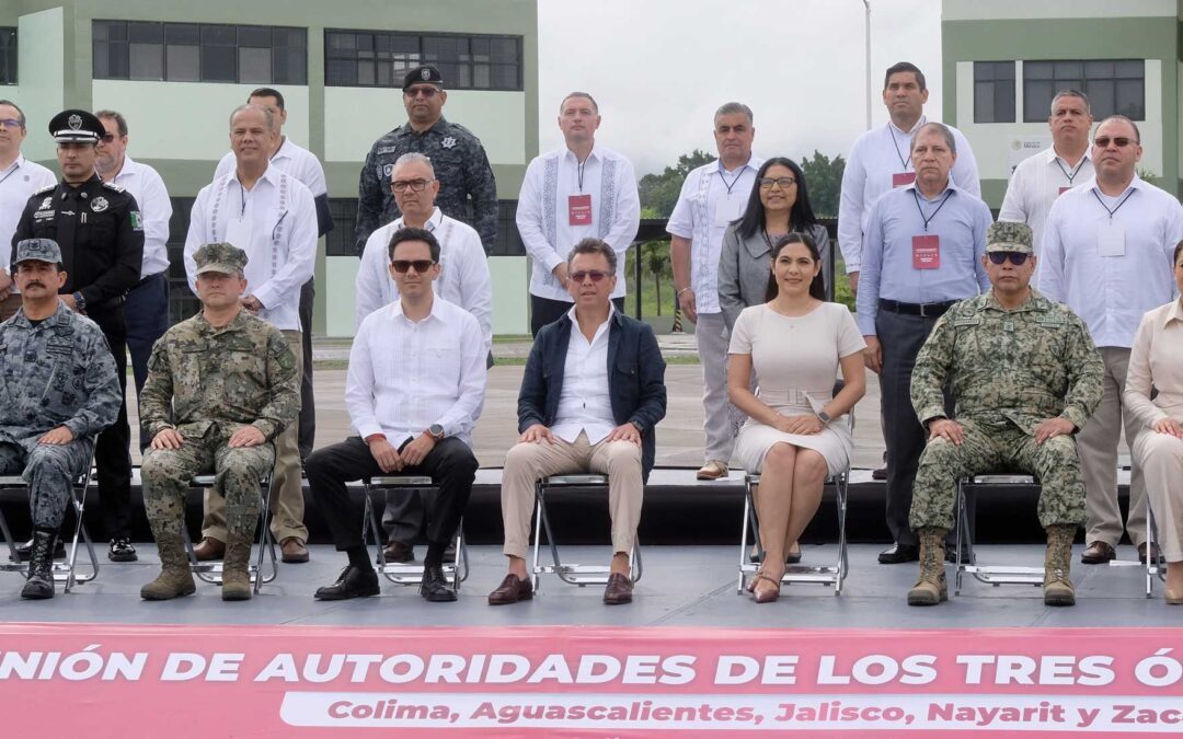 Pablo Lemus asiste a la 3ª Reunión de Autoridades de los Tres Órdenes de Gobierno, en Colima