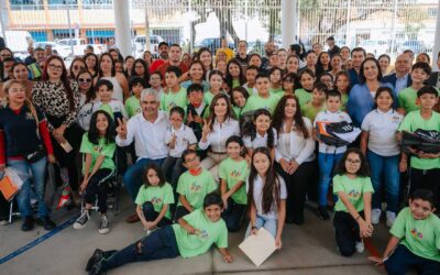 Arranca Verónica Delgadillo entrega de 181 mil paquetes de uniformes y útiles escolares en Guadalajara