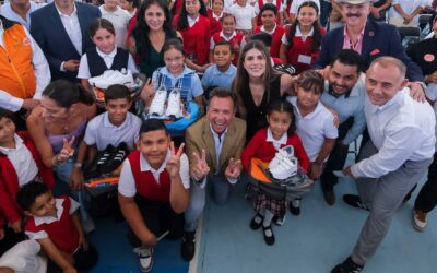 Encabeza Pablo Lemus entrega de primeros paquetes escolares del programa ¡Listo Jalisco!, en Teuchitlán