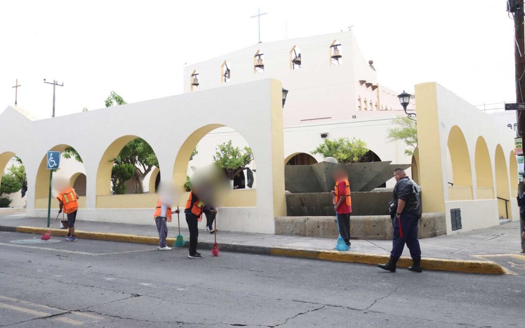 Infractores por tirar basura realizan servicio comunitario en Colinas de La Normal