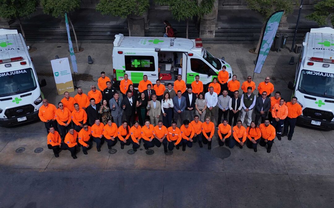 Entrega Vero Delgadillo siete ambulancias a Servicios Médicos; la inversión fue de 15.8 mdp