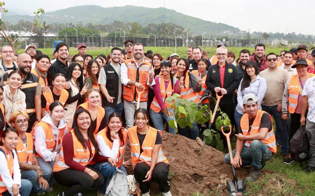 Quirino encabeza reforestación en el CUTLajo: se plantan dos mil árboles