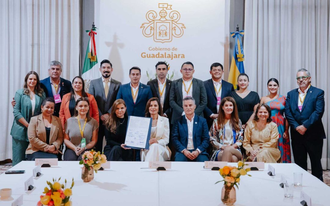 Firma Vero Delgadillo Carta Guadalajara, en Hábitat Latam