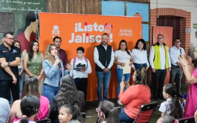 Entregan paquetes escolares del programa ¡Listo Jalisco! en la Sierra de Amula