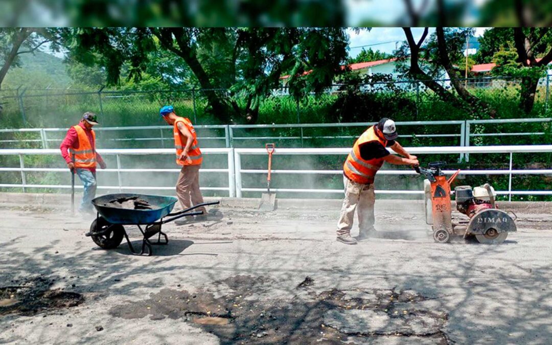 Tlajo refuerza acciones del programa Bacheando Ando para atender vialidades afectadas por las lluvias