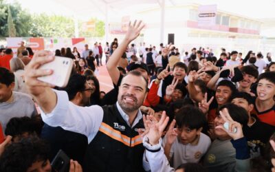 Quirino entrega lonaria en Secundaria Técnica 172