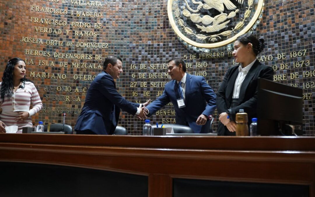 Congreso recibe a funcionarios estatales por Primera Glosa
