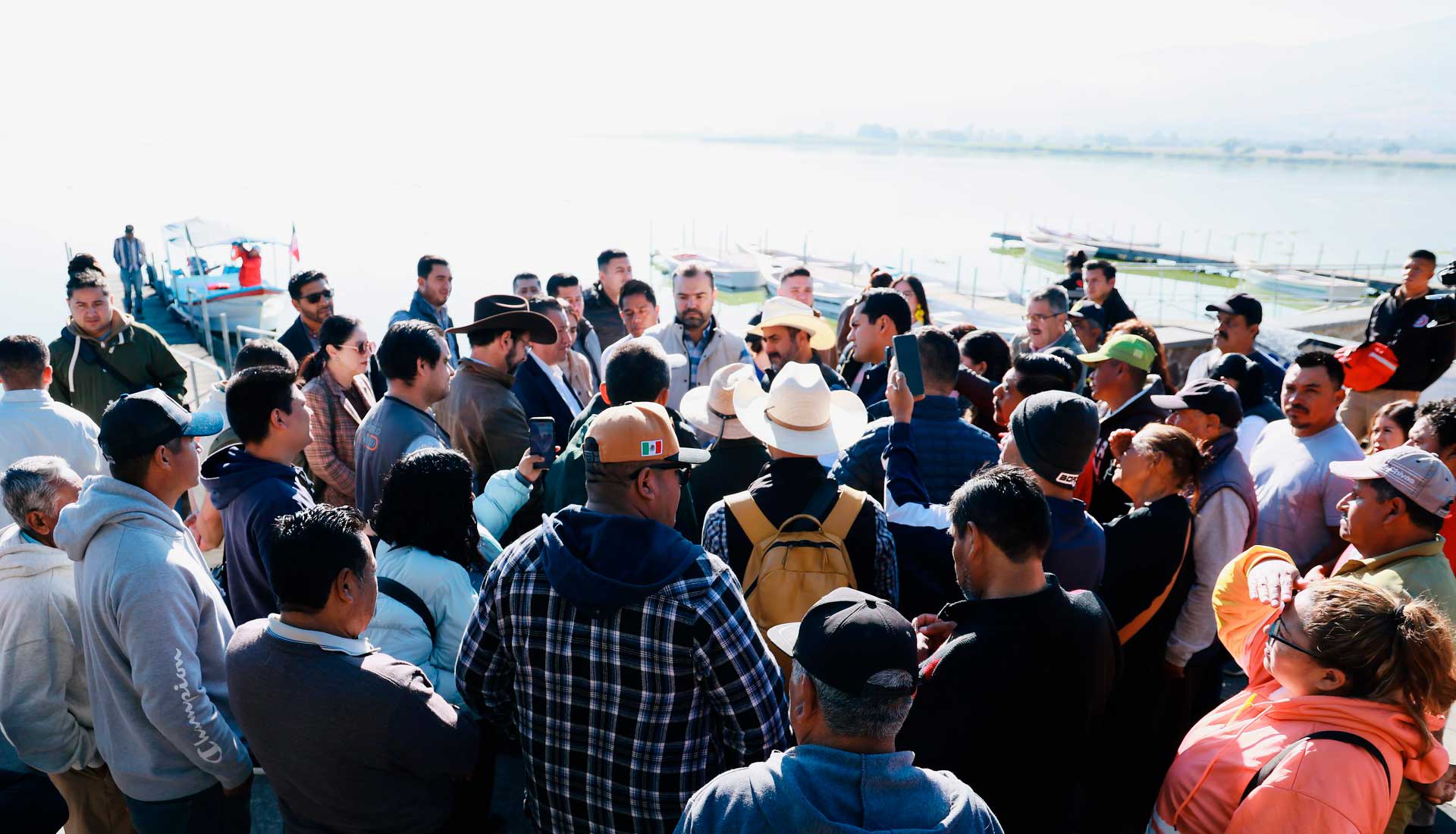 Tlajomulco fortalece la recuperación de la Laguna de Cajititlán con apoyos históricos a pescadores