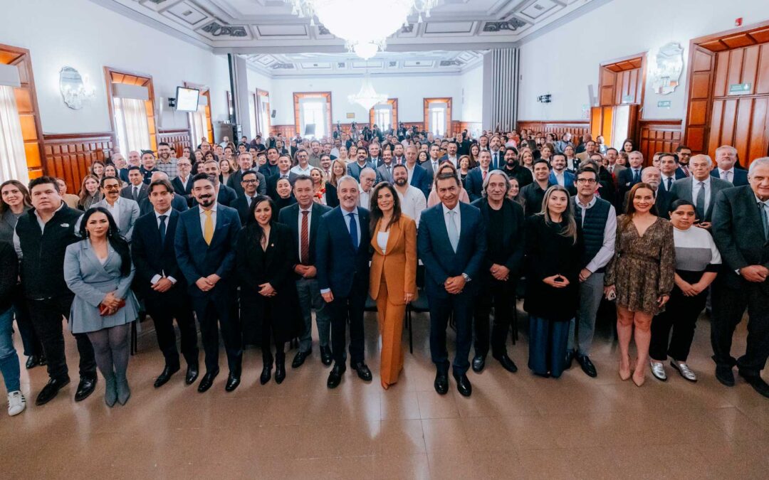 Vero Delgadillo entrega las Llaves de la Ciudad a Jaume Collboni, alcalde de Barcelona