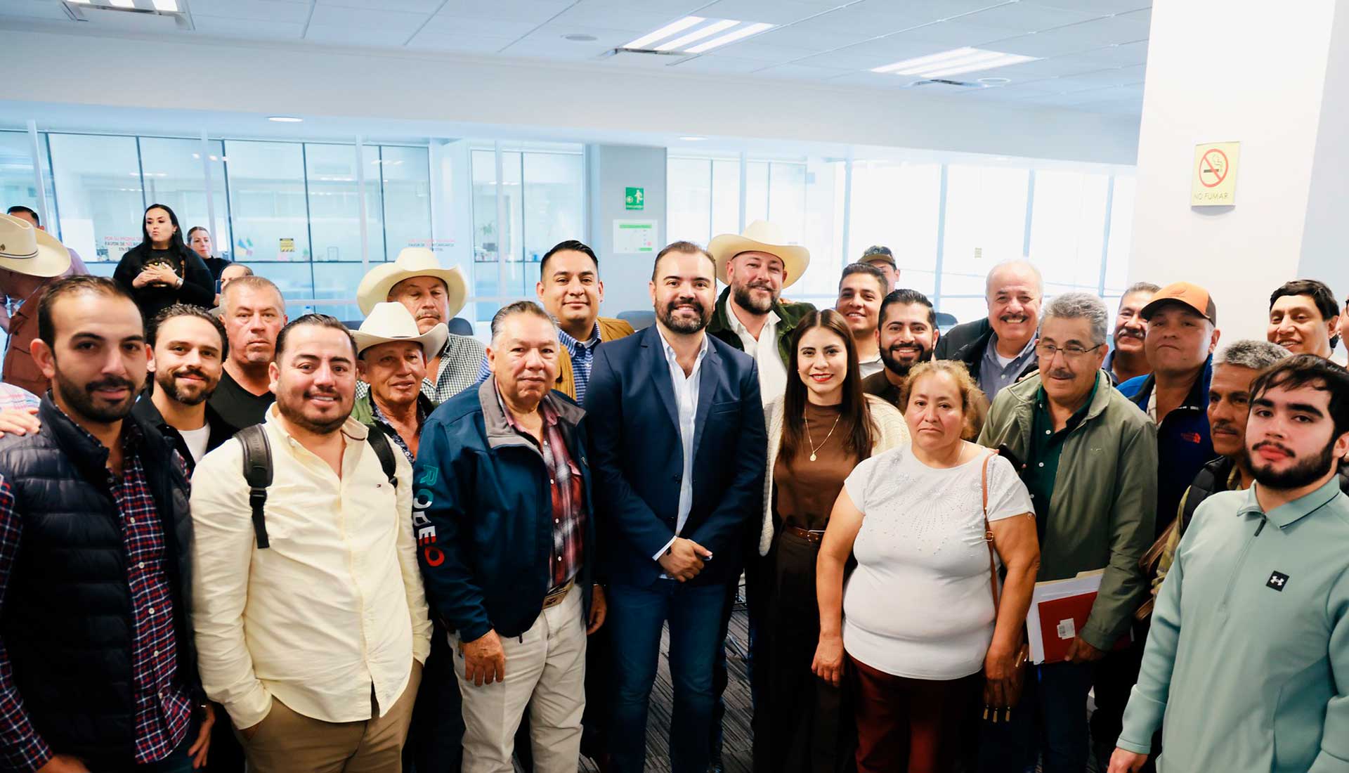 Quirino consolida programas sociales como eje del trabajo en Tlajomulco