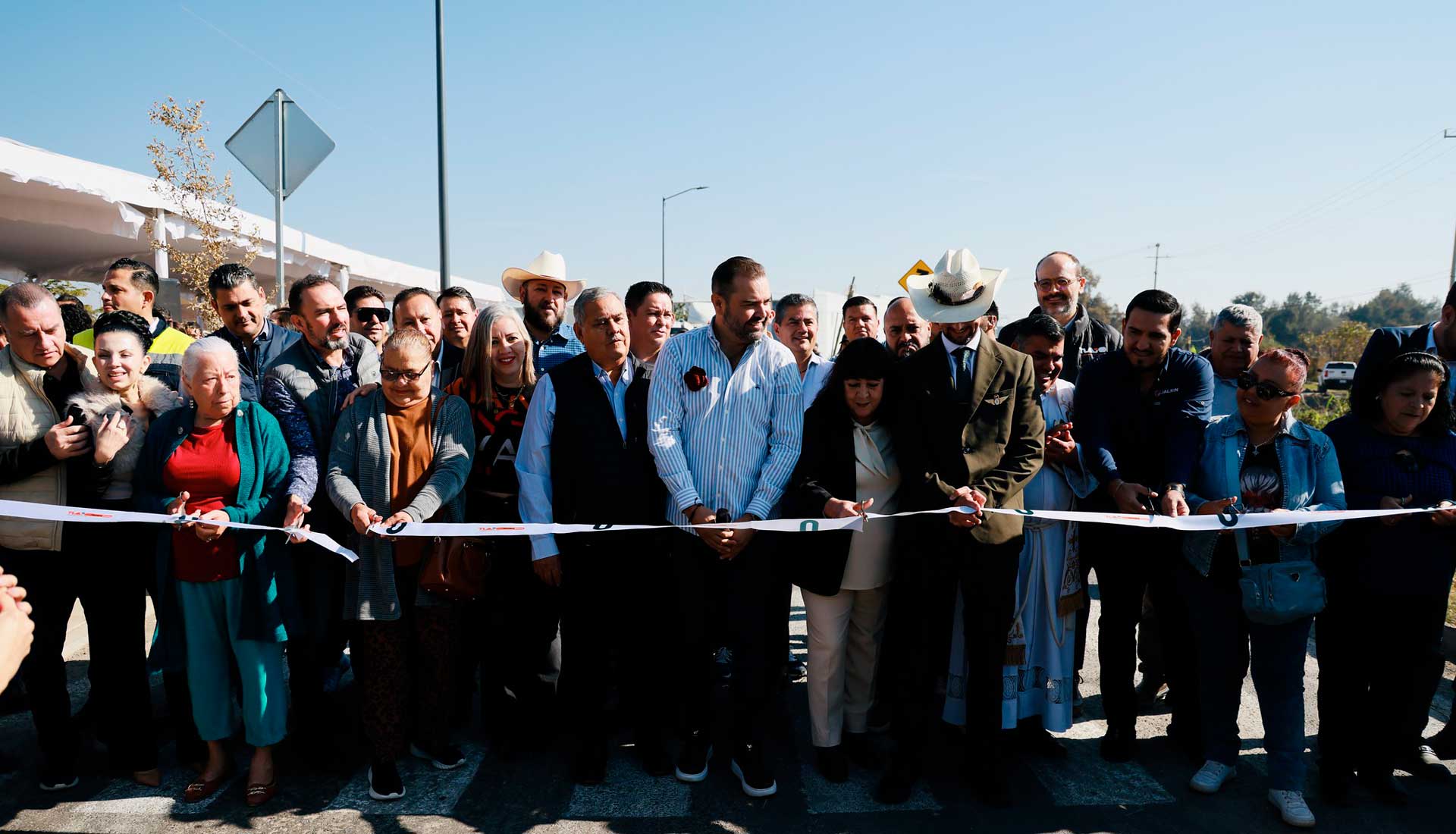 Quirino entrega carretera a El Zapote: obra para la conectividad del aeropuerto y el sur de la AMG