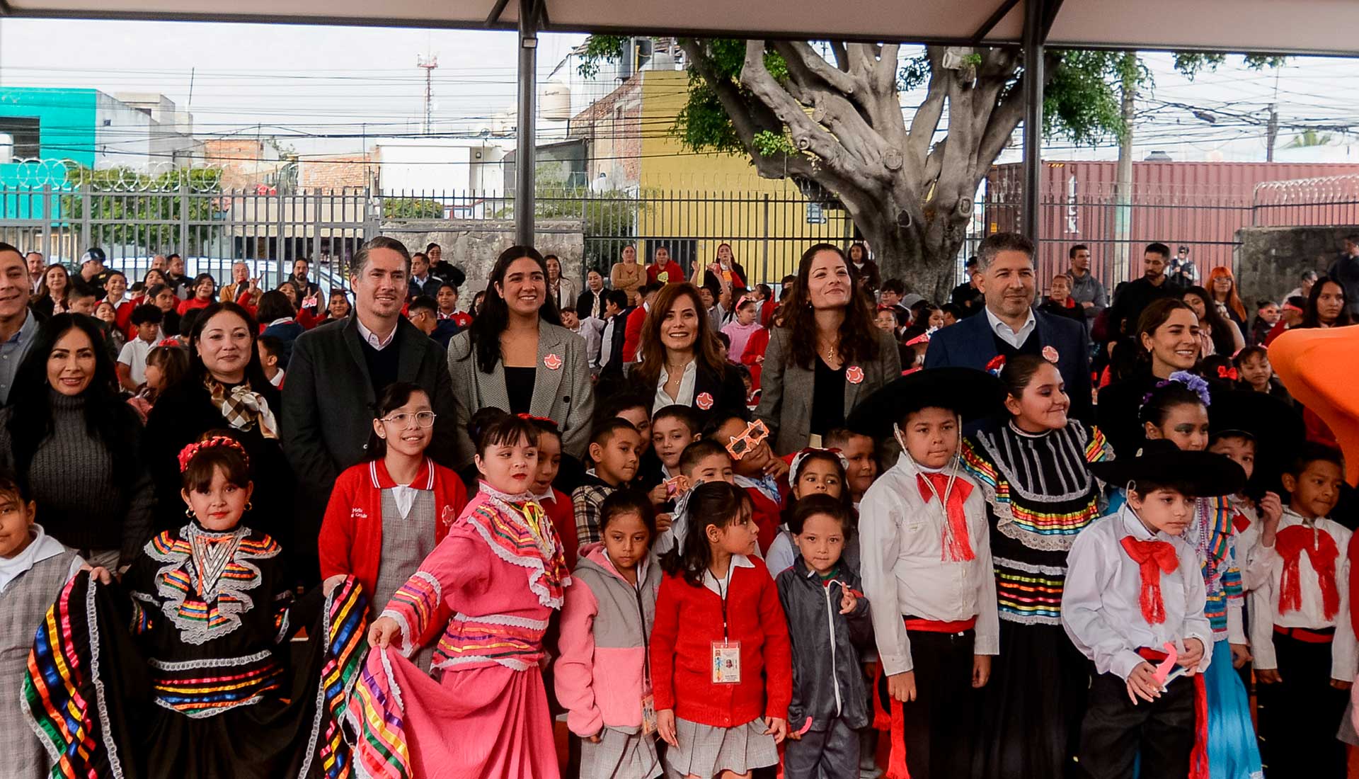 Inauguran planteles educativos rehabilitados con el programa Jalisco con Estrella en Guadalajara y Cocula