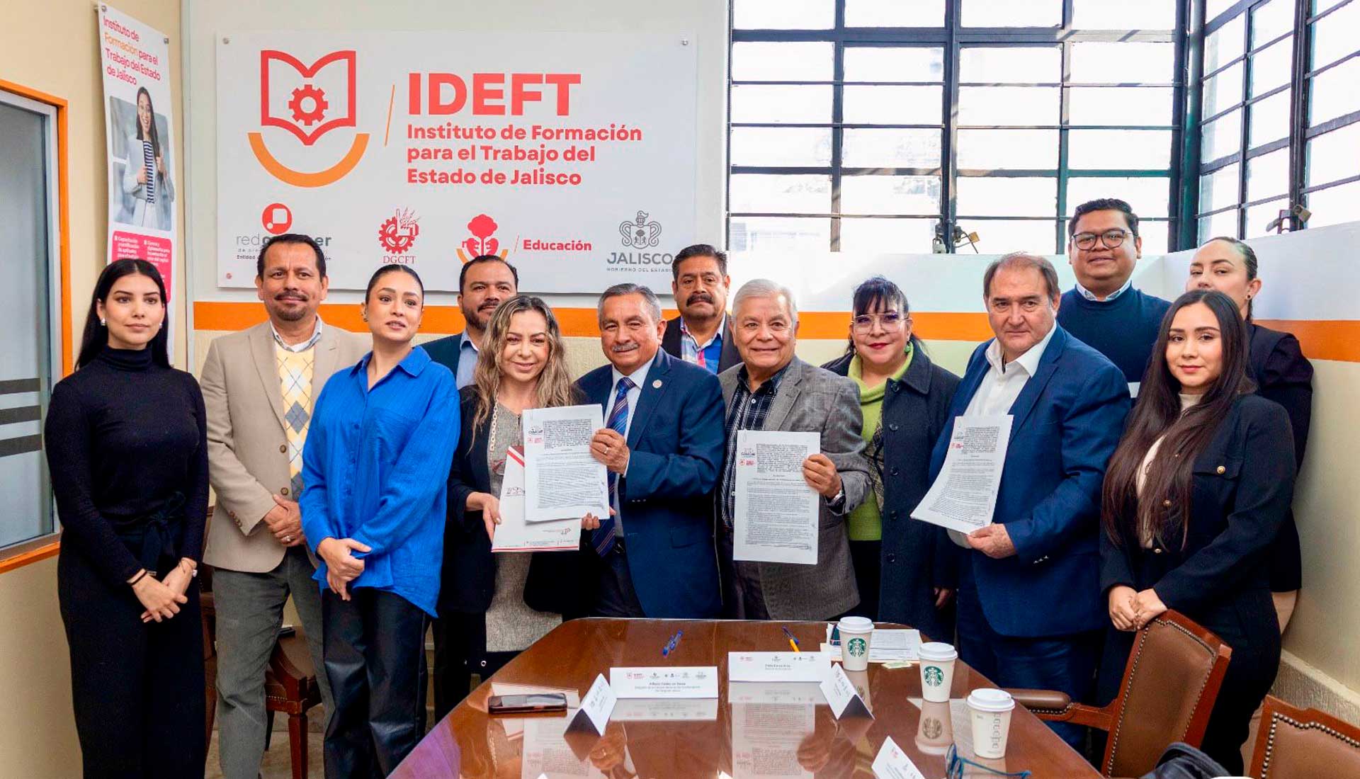 Alianza clave para la movilidad productiva: IDEFT y CANACAR formalizan convenio