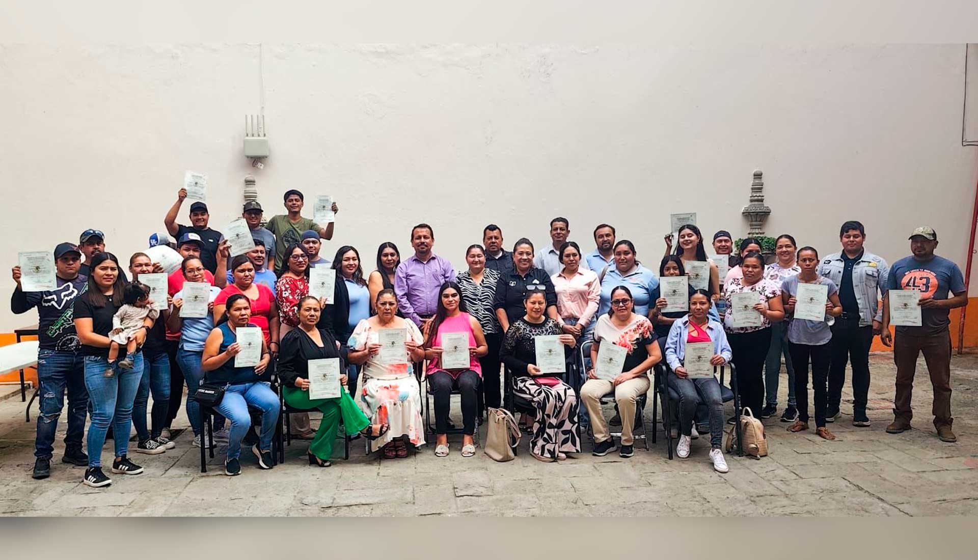 IDEFT entrega 88 constancias del programa “Aprende, Avanza y Crece Al Estilo Jalisco” en Tolimán