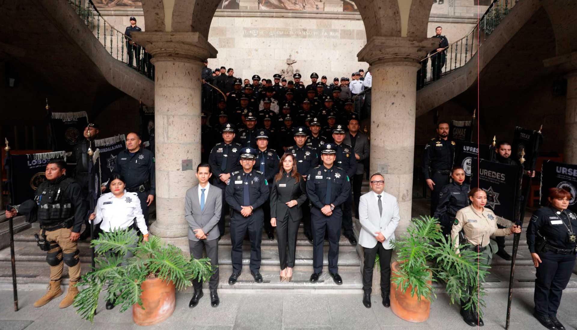 Reconoce Vero Delgadillo labor de las y los policías de Guadalajara