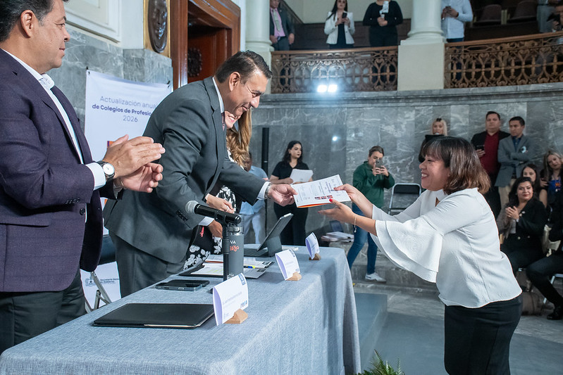 Entrega Jalisco Constancias de Actualización 2026 a 75 Colegios de Profesionistas