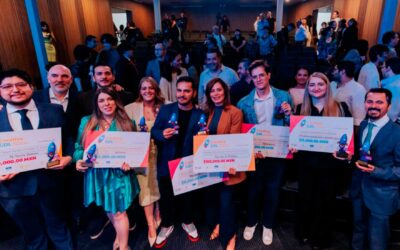 Premia Vero Delgadillo a ganadores de la quinta generación de Creativa GDL