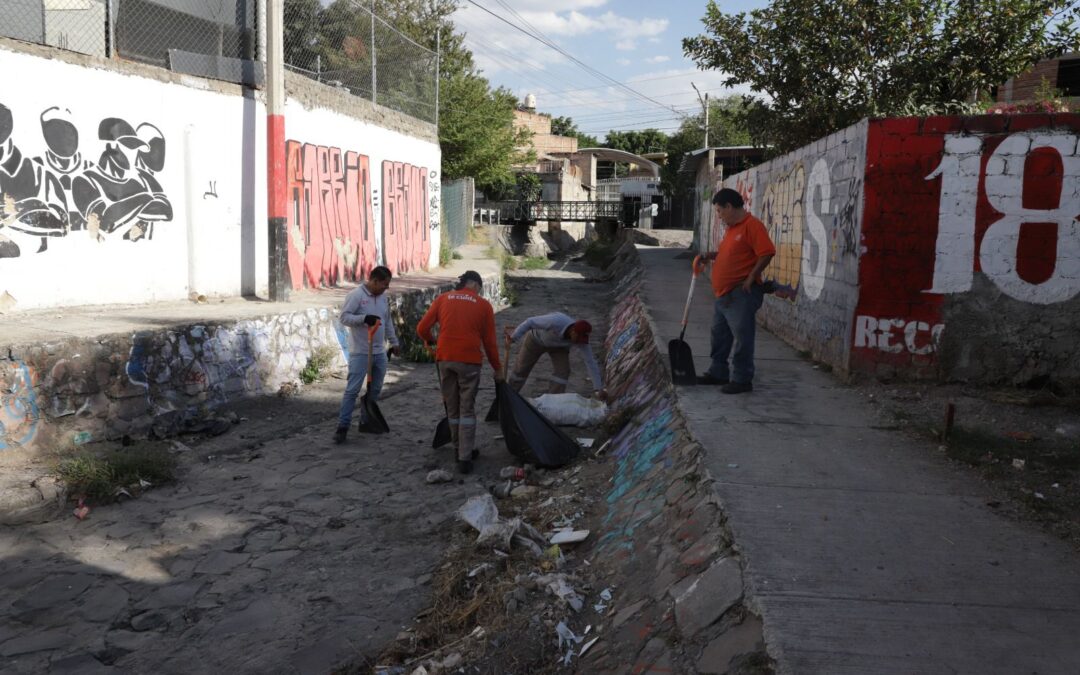 Guadalajara inicia limpieza de canales previo al temporal de lluvias