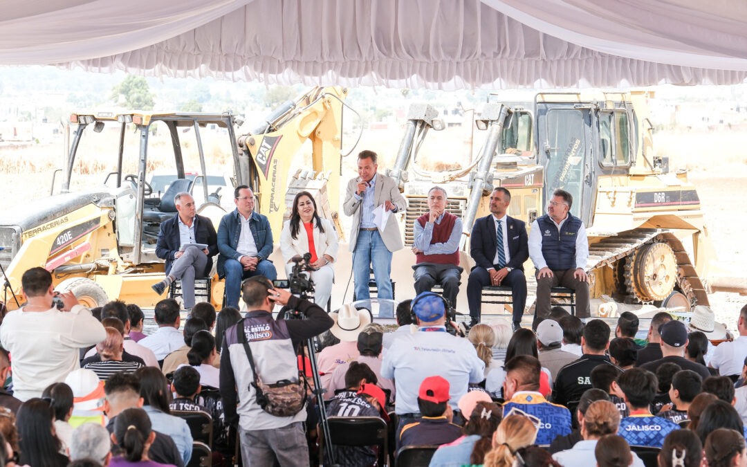 Arranca Lemus proyecto de obras de urbanización en Acatic