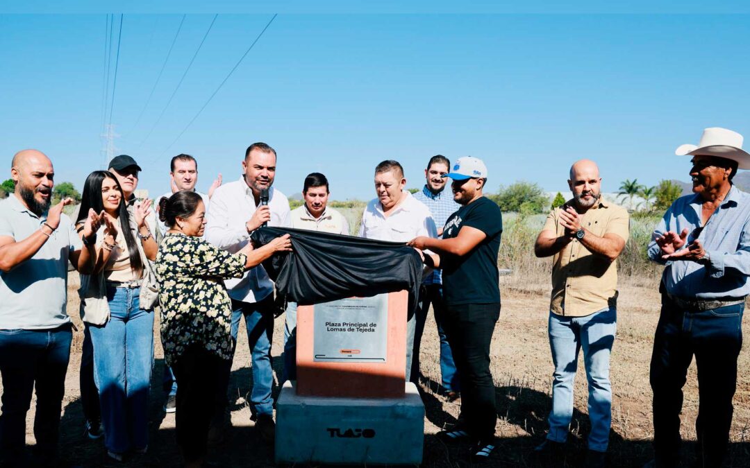 Gerardo Quirino arranca construcción de la plaza principal en Lomas de Tejeda
