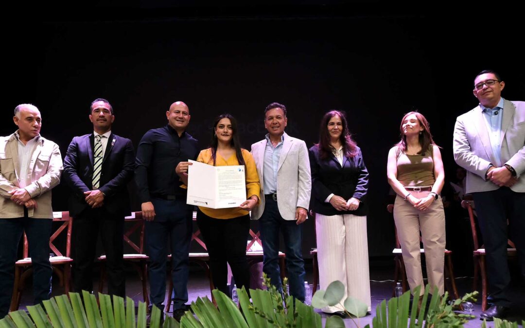 Realiza Gobierno del Estado entrega de títulos de propiedad en beneficio de familias jaliscienses