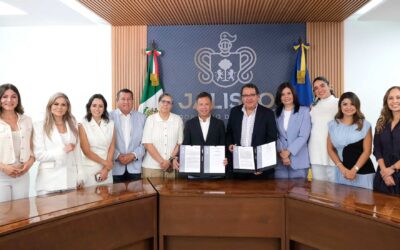 Signa Pablo Lemus iniciativa de ley para consolidar acciones en favor de las niñas y niños en Jalisco