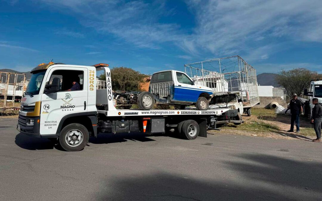 Tlajomulco retira vehículos abandonados y refuerza la prevención de riesgos sanitarios