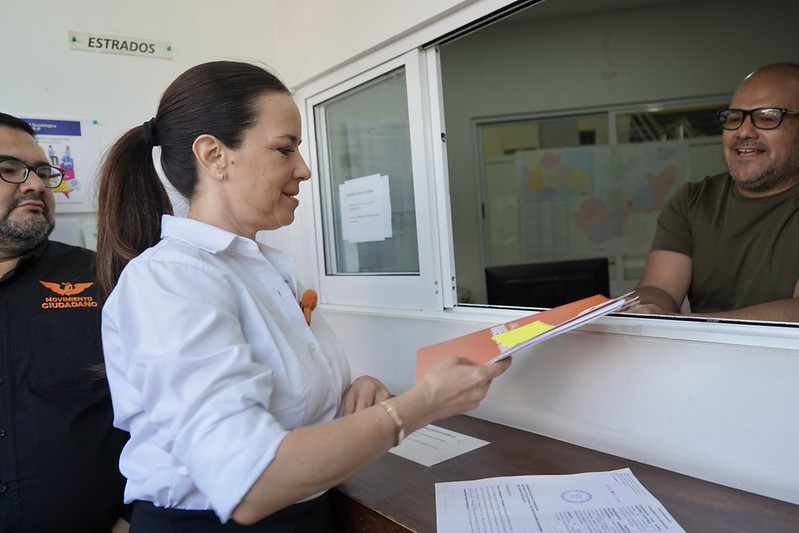 Mirza Flores presenta queja contra morenistas por actos anticipados de campaña