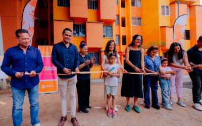 Entrega Vero Delgadillo rehabilitación de Villas de San Juan