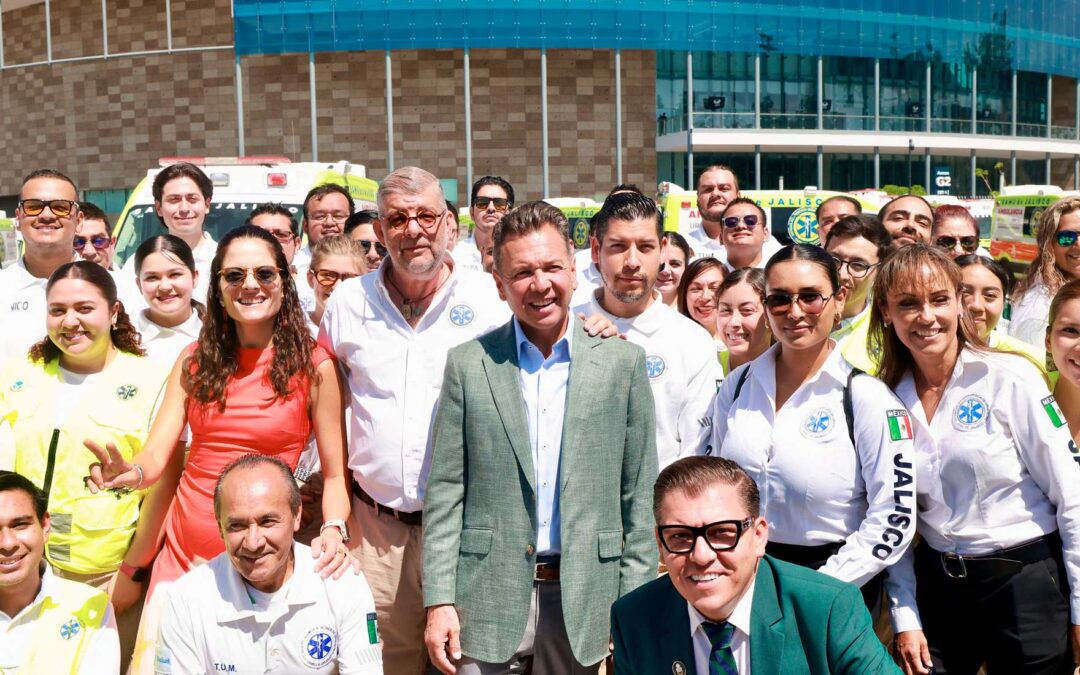 Entrega Pablo Lemus 146 ambulancias y vehículos de emergencia para fortalecer atención médica de las 12 regiones del estado