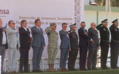 Acude Pablo Lemus a destrucción de armamento por un camino hacia la construcción de paz