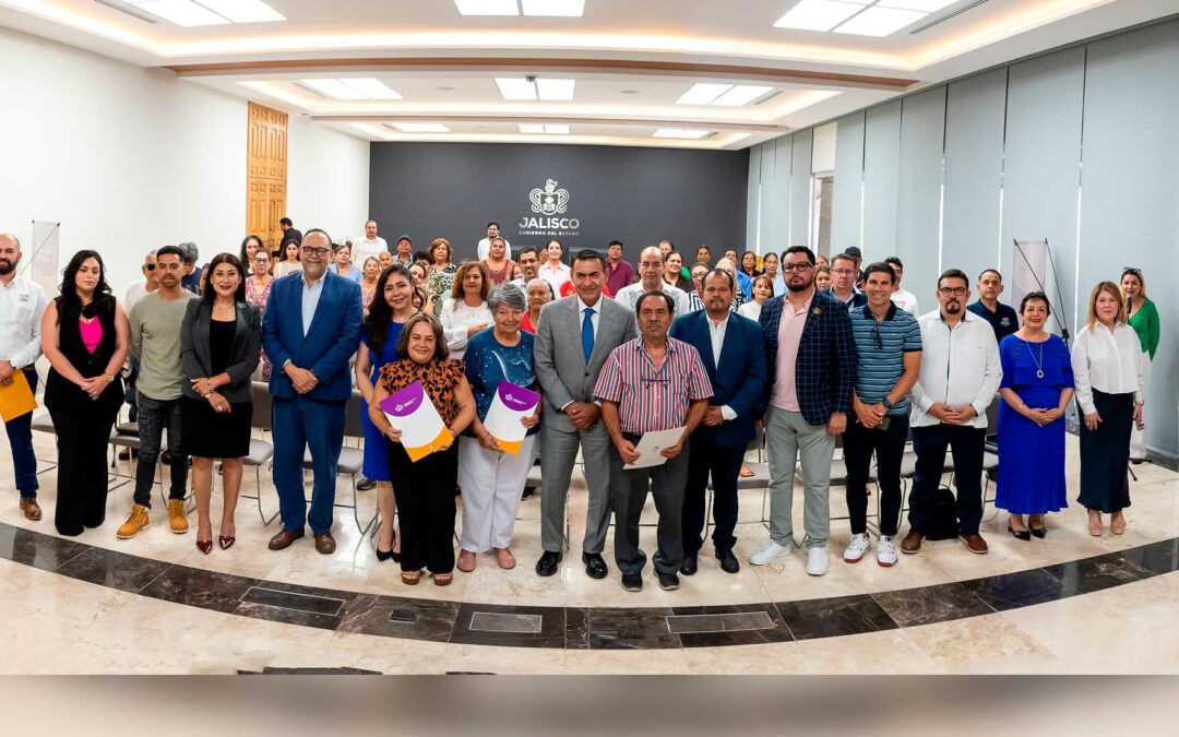 Impulsa Gobierno de Jalisco reunificación familiar con la entrega de 36 visas del programa Jalisco sin Fronteras