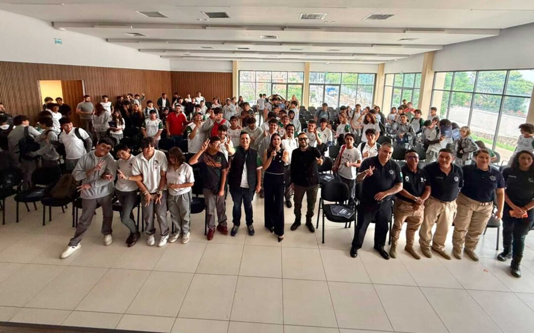 Mónica Magaña encabeza diálogo con estudiantes para identificar señales de reclutamiento forzado