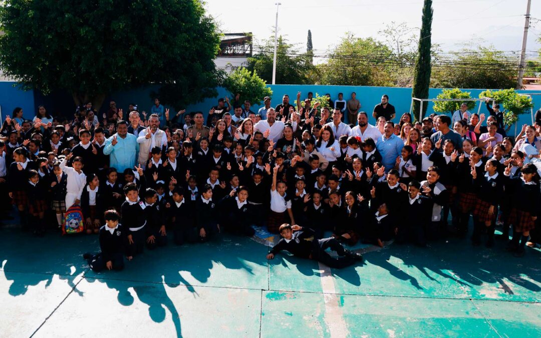 Anuncia Gerardo Quirino inversión de más de 5 millones para escuela de Cuexcomatitlán