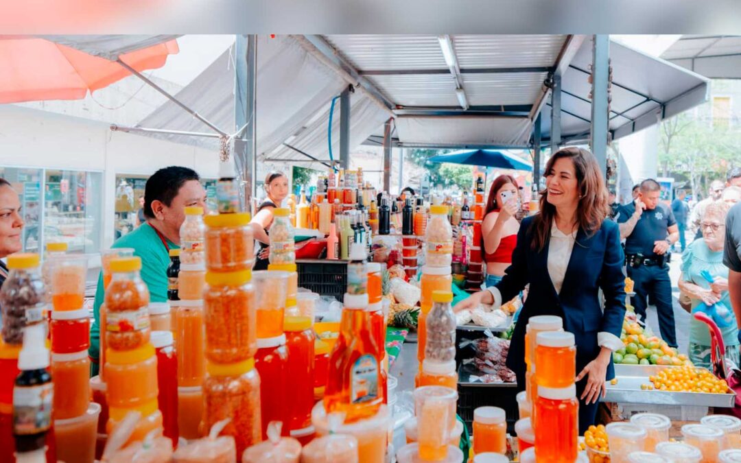 Entrega Vero Delgadillo obras de renovación en el Mercado Corona