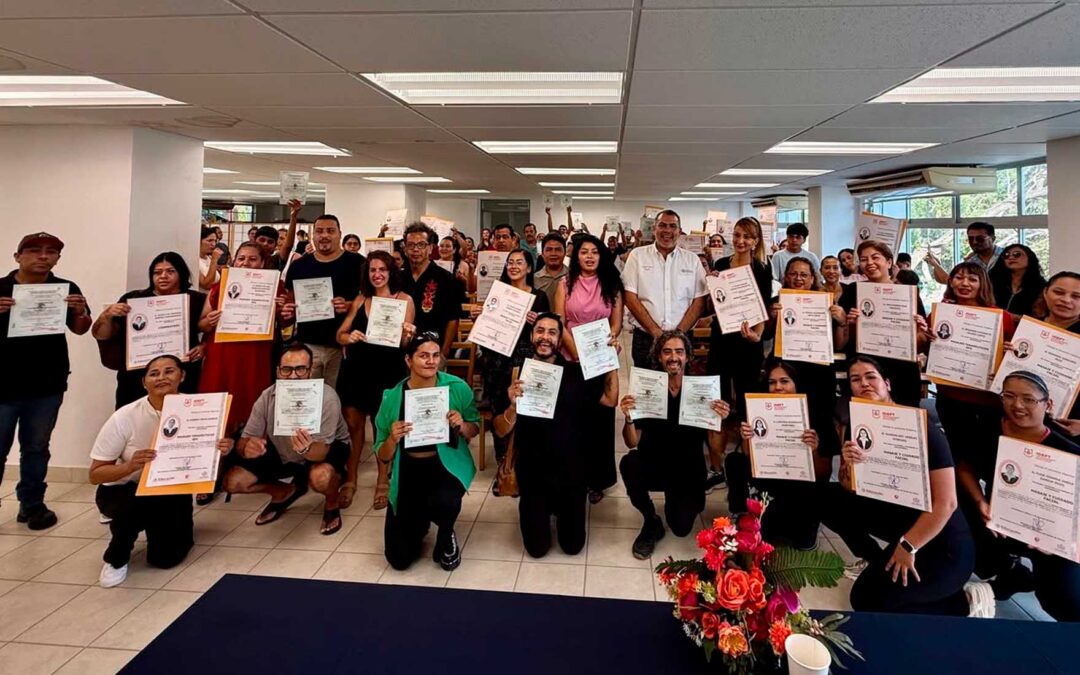IDEFT entrega 150 constancias y diplomas en Puerto Vallarta