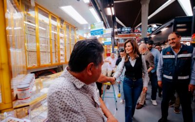 Entrega Vero Delgadillo renovación del Mercado San Juan de Dios