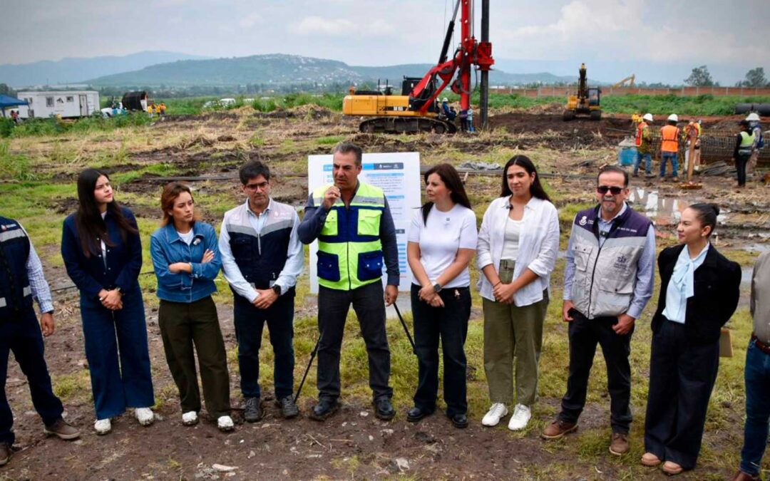 Recorren autoridades estatales y legisladores locales obras estratégicas para mejorar la calidad del agua en la ciudad