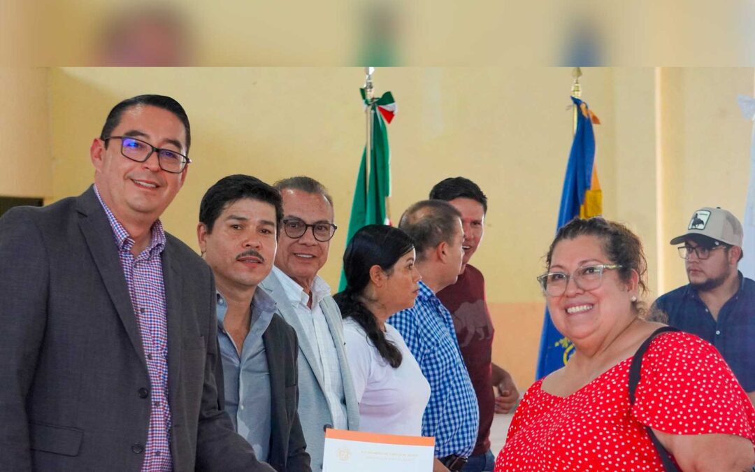 Entrega Prodeur títulos de propiedad a 57 jefas de familia de la región norte del estado