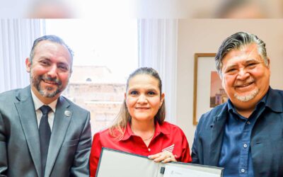 Firma Hacienda convenio con distribuidores Honda para facilitar emplacamiento de motocicletas desde su compra